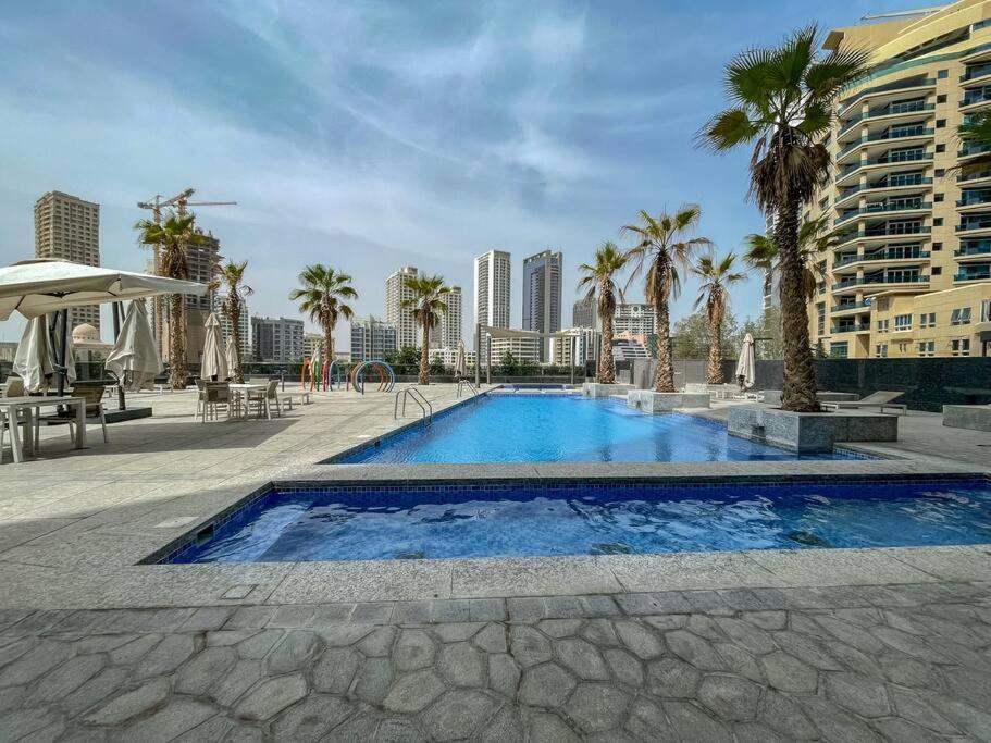 Cozy Studio In Sparkle Tower Jbr By Suiteable Dubai Exterior photo